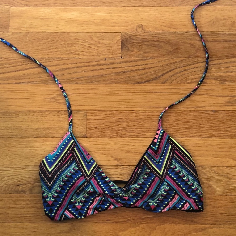 L*SPACE Reversible bikini top